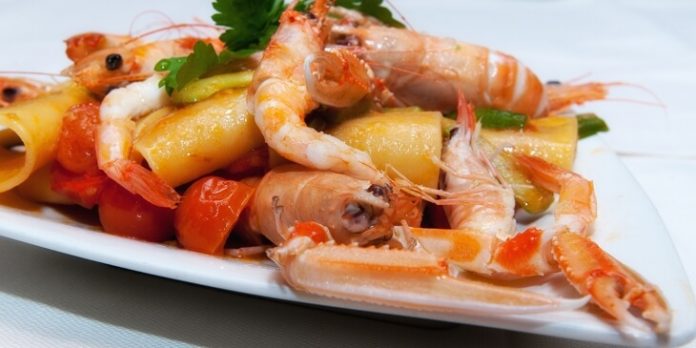 paccheri ragu crostacei